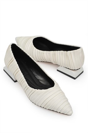 Capone Outfitters 1062 Women White Ballerina